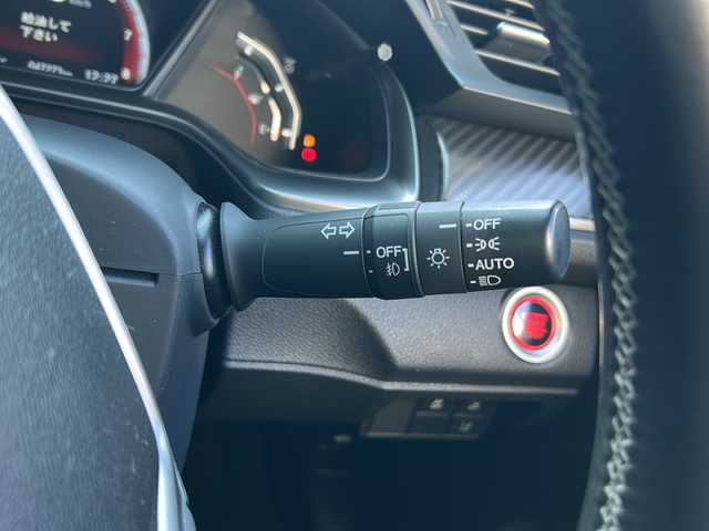 ホンダ シビック ハッチバック 栃木県 2018(平30)年 4.8万km クリスタルブラックパール 禁煙/Honda SENSING/・衝突軽減ブレーキ〈CMBS〉/・渋滞追従機能付アダプティブ・クルーズ・コントロール/・LKAS〈車線維持支援システム〉/・路外逸脱抑制機能/・オートハイビーム/・標識認識機能/アジャイルハンドリングアシスト/純正ナビ（VXM-185VFi）/・フルセグ/CD/DVD/Bluetooth/SD/バックカメラ/革巻きステアリング/ステアリングスイッチ/パドルシフト/オートライト/シートヒーター/電動パーキングブレーキ/ブレーキホールド/スマートキー/プッシュスタート/スペアキー/純正ドライブレコーダー/ETC/ピアノブラック・フロントグリル/フロントスポイラー/純正１８インチアルミホイール/W+サイド+カーテンエアバック