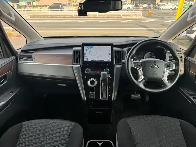 三菱 デリカＤ：５ G パワーパッケージ 滋賀県 2021(令3)年 4.6万km エメラルドブラックパール 純正10.1インチフルセグナビ/　フルセグ Bluetooth SD CD DVD AM FM/マルチアラウンドモニター/アルパイン11.5インチフリップダウンモニター/ドライブレコーダー前後/衝突軽減ブレーキシステム（FCM）/車線逸脱警報システム（LDW）/オートマチックハイビーム/レーダークルーズコントロール/誤発進抑制機能/パワーバックドア/両側パワースライドドア/ビルトインETC/シートヒーター/ステアリングヒーター/パドルシフト/純正18インチアルミ/純正フロアマット/純正ドアバイザー/スマートキー×2/プッシュスタート/