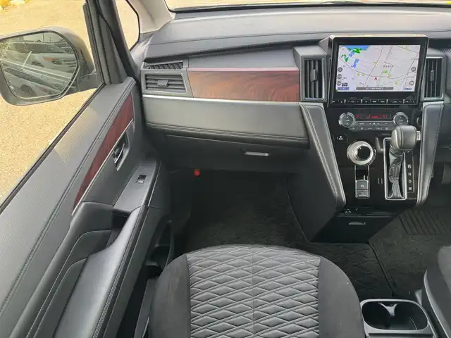 三菱 デリカＤ：５ G パワーパッケージ 滋賀県 2021(令3)年 4.6万km エメラルドブラックパール 純正10.1インチフルセグナビ/　フルセグ Bluetooth SD CD DVD AM FM/マルチアラウンドモニター/アルパイン11.5インチフリップダウンモニター/ドライブレコーダー前後/衝突軽減ブレーキシステム（FCM）/車線逸脱警報システム（LDW）/オートマチックハイビーム/レーダークルーズコントロール/誤発進抑制機能/パワーバックドア/両側パワースライドドア/ビルトインETC/シートヒーター/ステアリングヒーター/パドルシフト/純正18インチアルミ/純正フロアマット/純正ドアバイザー/スマートキー×2/プッシュスタート/