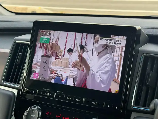 三菱 デリカＤ：５ G パワーパッケージ 滋賀県 2021(令3)年 4.6万km エメラルドブラックパール 純正10.1インチフルセグナビ/　フルセグ Bluetooth SD CD DVD AM FM/マルチアラウンドモニター/アルパイン11.5インチフリップダウンモニター/ドライブレコーダー前後/衝突軽減ブレーキシステム（FCM）/車線逸脱警報システム（LDW）/オートマチックハイビーム/レーダークルーズコントロール/誤発進抑制機能/パワーバックドア/両側パワースライドドア/ビルトインETC/シートヒーター/ステアリングヒーター/パドルシフト/純正18インチアルミ/純正フロアマット/純正ドアバイザー/スマートキー×2/プッシュスタート/