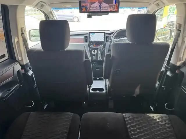 三菱 デリカＤ：５ G パワーパッケージ 滋賀県 2021(令3)年 4.6万km エメラルドブラックパール 純正10.1インチフルセグナビ/　フルセグ Bluetooth SD CD DVD AM FM/マルチアラウンドモニター/アルパイン11.5インチフリップダウンモニター/ドライブレコーダー前後/衝突軽減ブレーキシステム（FCM）/車線逸脱警報システム（LDW）/オートマチックハイビーム/レーダークルーズコントロール/誤発進抑制機能/パワーバックドア/両側パワースライドドア/ビルトインETC/シートヒーター/ステアリングヒーター/パドルシフト/純正18インチアルミ/純正フロアマット/純正ドアバイザー/スマートキー×2/プッシュスタート/