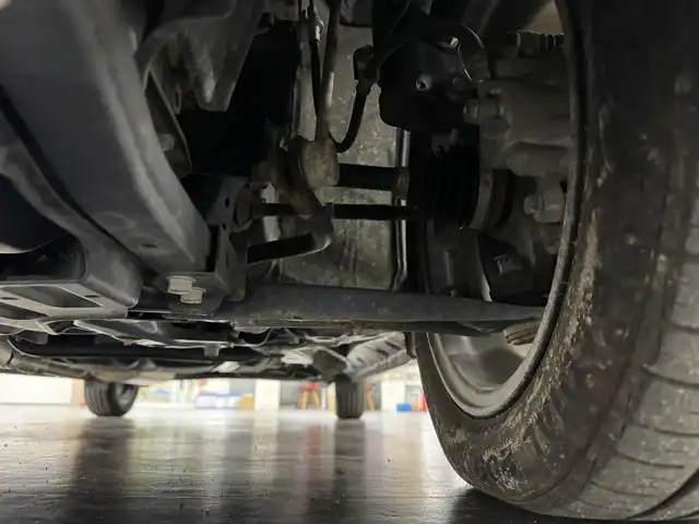 ホンダ Ｎ ＷＧＮ カスタムG SSブラックスタイルPKG 三重県 2018(平30)年 4.3万km クリスタルブラックパール ガソリン/FF/インパネCVT/純正 7インチナビ VXM-165VFi/（CD/DVD/FM/AM/TV/Music Rack/iPod/SD/USB/Bluetooth/VTR/AUX/CarPlay）/バックカメラ/安全/・近距離衝突軽減ブレーキ［CTBA］/・VSA（ABS＋TCS＋横すべり抑制）/・SRS サイド＆カーテンエアバッグ/など/装備/・ハーフレザーシート（プライムスムース&ジャージコンビシート（バイオレットダブルステッチ））/・ハーフレザー（レザー調×ファブリック）シートカバー付/・シートヒーター（D/N）/・クルーズコントロール/・オートエアコン/・オートライト/・キセノンヘッドライト/・LEDフロントフォグランプ/・ステアリングスイッチ/・電動格納ドアミラー（ウインカー付）/・本革巻きステアリング/・リアシートベルトインジケータ付きインナーミラー/・純正14inAW/・プッシュスタート/・スマートキーx1/・保/取/ナビ取/など