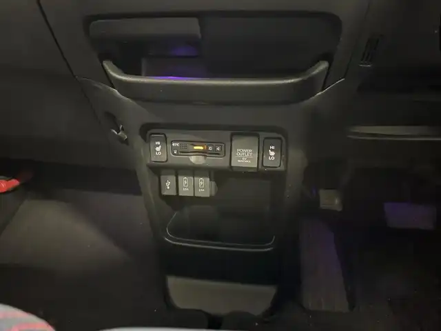 ホンダ Ｎ ＷＧＮ カスタムG SSブラックスタイルPKG 三重県 2018(平30)年 4.3万km クリスタルブラックパール ガソリン/FF/インパネCVT/純正 7インチナビ VXM-165VFi/（CD/DVD/FM/AM/TV/Music Rack/iPod/SD/USB/Bluetooth/VTR/AUX/CarPlay）/バックカメラ/安全/・近距離衝突軽減ブレーキ［CTBA］/・VSA（ABS＋TCS＋横すべり抑制）/・SRS サイド＆カーテンエアバッグ/など/装備/・ハーフレザーシート（プライムスムース&ジャージコンビシート（バイオレットダブルステッチ））/・ハーフレザー（レザー調×ファブリック）シートカバー付/・シートヒーター（D/N）/・クルーズコントロール/・オートエアコン/・オートライト/・キセノンヘッドライト/・LEDフロントフォグランプ/・ステアリングスイッチ/・電動格納ドアミラー（ウインカー付）/・本革巻きステアリング/・リアシートベルトインジケータ付きインナーミラー/・純正14inAW/・プッシュスタート/・スマートキーx1/・保/取/ナビ取/など