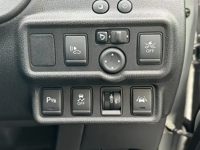 日産 ノート 千葉県 2020(令2)年 4.8万km ブリリアントシルバー 社外SDナビ/(Bluetooth/CD/AM/FM)/バックカメラ/ETC/エマージェンシーブレーキ/レーンキープアシスト/横滑り防止装置/前後コーナーセンサー/オートライト/純正フロアマット/電動格納ミラー/スマートキー/スペアキー/プッシュエンジンスタート