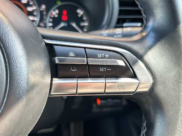マツダ マツダ３ファストバック 15S ツーリング 静岡県 2021(令3)年 8.2万km マシーングレープレミアムM 純正SDナビ/・CD/・DVD/・フルセグＴＶ/・Bluetooth/・HDMI/・USB/・AM/・FM/主要装備/・衝突軽減/・レーンキープ/・追従クルコン/・BSM/・コーナーセンサー前後/・全方位カメラ/・ETC/・ドラレコ/・HUD/・スマートキー/・プッシュスタート/・スペアキー/・LEDヘッドライト/・オートライト/・オートハイビーム/・ステリモ/・純正フロアマット/・純正アルミホイール