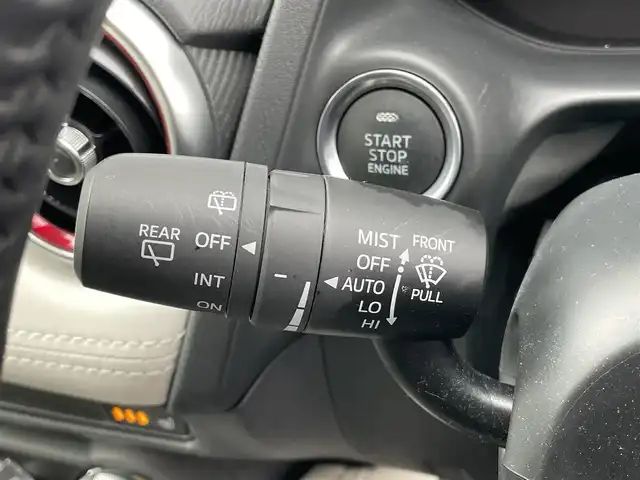 マツダ デミオ 15Sツーリング Lパッケージ 千葉県 2019(平31)年 1.3万km スノーフレイクホワイトパールマイカ 安全機能/・衝突軽減ブレーキ/レーンキープアシスト/・コーナーセンサー(後)/誤発進抑制/・ブラインドスポットモニター/標識認識/メーカー純正ナビ/・フルセグ/BT/DVD/CD/USB/バックカメラ/ステアリングスイッチ/パドルシフト/ETC/ヘッドアップディスプレイ/ハーフレザーシート/シートヒーター(D/N席)/LEDヘッドライト/オートライト/オートハイビーム/スマートキー/プッシュスタート/純正16インチAW/純正フロアマット