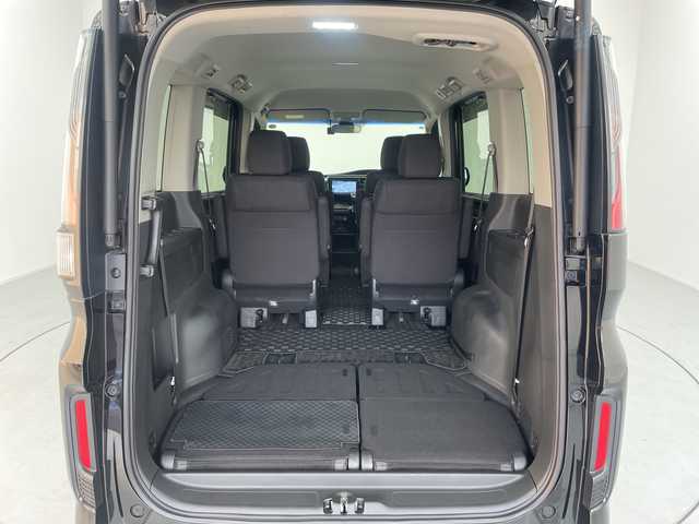 ホンダ ステップワゴン スパーダ ホンダセンシング 大阪府 2018(平30)年 5.8万km プレミアムスパークルブラックパール 純正９型ナビ　フルセグＴＶ　バックカメラ　ドライブレコーダー　ビルトインＥＴＣ　両側パワースライドドア　純正１６インチＡＷ　ＨＩＤヘッド　フォグ　パドルシフト　純正府フロアマット　スマートキー　禁煙車
