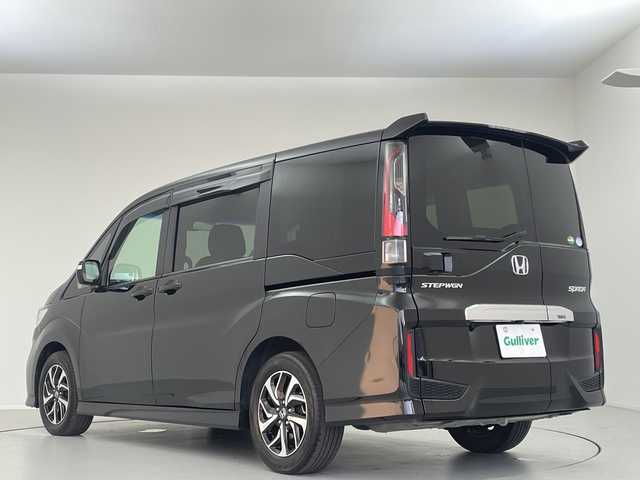 ホンダ ステップワゴン スパーダ ホンダセンシング 大阪府 2018(平30)年 5.8万km プレミアムスパークルブラックパール 純正９型ナビ　フルセグＴＶ　バックカメラ　ドライブレコーダー　ビルトインＥＴＣ　両側パワースライドドア　純正１６インチＡＷ　ＨＩＤヘッド　フォグ　パドルシフト　純正府フロアマット　スマートキー　禁煙車