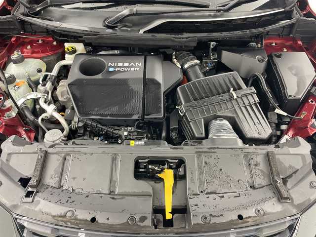 日産 エクストレイル X e－4ORCE 道央・札幌 2022(令4)年 3.9万km カーディナルレッド ・４WD/・純正ナビ/・BT/USB/フルセグTV/Apple　Car　Play/・全方位カメラ/・バックカメラ/・パワーバックドア/・デジタルインナーミラー/・プロパイロット/・エマージェンシーブレーキ/・レーダークルーズコントロール/・ブラインドスポットモニター/・ダウンヒルアシスト/・全席シートヒーター/・パワーシート（運転席）/・ステアリングヒーター/・AC１５００W/・ETC２．０/・LEDライト/・スペアキー/・保証書/・取扱説明書