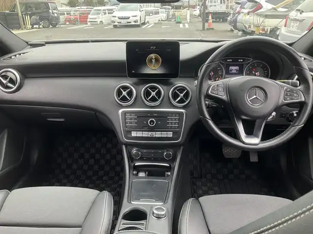 メルセデス・ベンツ Ａ１８０ スタイル 滋賀県 2016(平28)年 6.4万km 白 車検7年9月まで/ターボ車/レーダーセーフティパッケージ/クルーズコントロール/COMANDシステム8インチディスプレイ/Bluetooth、CD、DVD TV/バックカメラ/ETC2.0/本革巻ステアリング/電気式パーキングブレーキ/取扱説明書/保証書