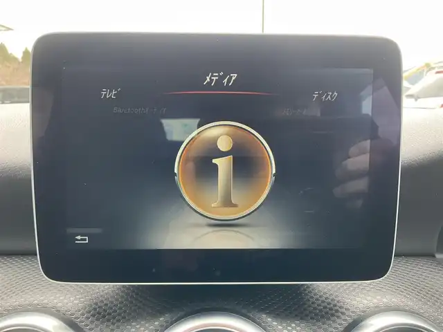 メルセデス・ベンツ Ａ１８０ スタイル 滋賀県 2016(平28)年 6.4万km 白 車検7年9月まで/ターボ車/レーダーセーフティパッケージ/クルーズコントロール/COMANDシステム8インチディスプレイ/Bluetooth、CD、DVD TV/バックカメラ/ETC2.0/本革巻ステアリング/電気式パーキングブレーキ/取扱説明書/保証書