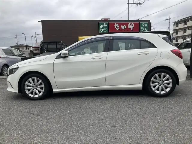 メルセデス・ベンツ Ａ１８０ スタイル 滋賀県 2016(平28)年 6.4万km 白 車検7年9月まで/ターボ車/レーダーセーフティパッケージ/クルーズコントロール/COMANDシステム8インチディスプレイ/Bluetooth、CD、DVD TV/バックカメラ/ETC2.0/本革巻ステアリング/電気式パーキングブレーキ/取扱説明書/保証書