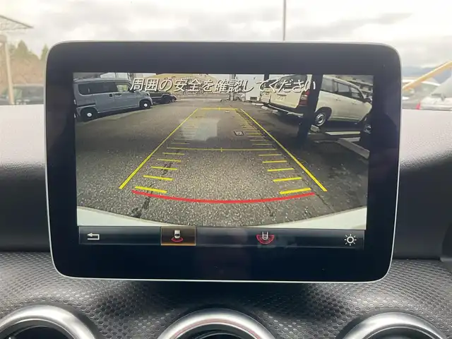 メルセデス・ベンツ Ａ１８０ スタイル 滋賀県 2016(平28)年 6.4万km 白 車検7年9月まで/ターボ車/レーダーセーフティパッケージ/クルーズコントロール/COMANDシステム8インチディスプレイ/Bluetooth、CD、DVD TV/バックカメラ/ETC2.0/本革巻ステアリング/電気式パーキングブレーキ/取扱説明書/保証書