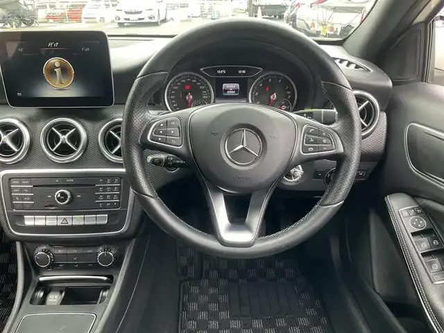 メルセデス・ベンツ Ａ１８０ スタイル 滋賀県 2016(平28)年 6.4万km 白 車検7年9月まで/ターボ車/レーダーセーフティパッケージ/クルーズコントロール/COMANDシステム8インチディスプレイ/Bluetooth、CD、DVD TV/バックカメラ/ETC2.0/本革巻ステアリング/電気式パーキングブレーキ/取扱説明書/保証書