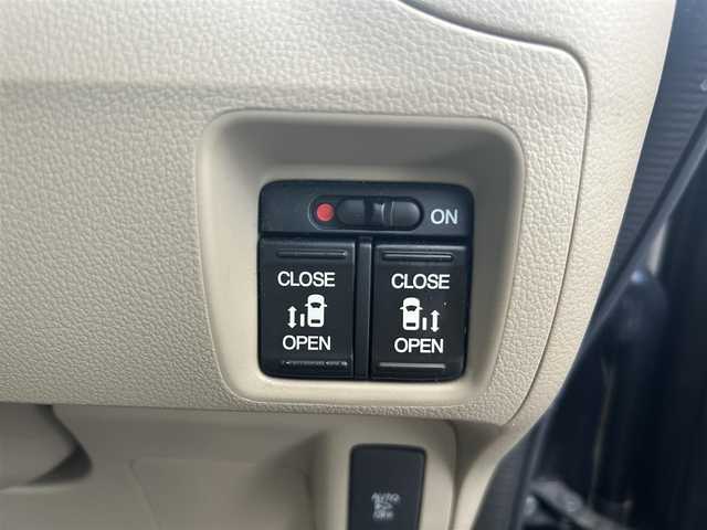 ホンダ Ｎ ＢＯＸ G SSパッケージ 高知県 2016(平28)年 1.8万km プレミアムディープモカパール ワンオーナー /純正ディスプレイオーディオ (WX-171C)/【CD TV USB バックカメラ 】/ビルトインETC /両側パワースライドドア /前席シートヒーター /チップアップシート /エンジンスタートボタン /横滑り防止装置 /オートライト/純正フロアマット/保証書/取扱説明書