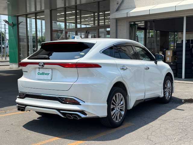 トヨタ ハリアー Z 道東・釧路十勝 2020(令2)年 4.4万km ホワイトパールクリスタルシャイン 4WD/寒冷地仕様/ワンオーナー/純正ディスプレイオーディオ/  (ナビ/フルセグTV/Bluetooth)/パノラミックビューモニター/トヨタセーフティセンス/  プリクラッシュセーフティ/  レーントレーシングアシスト/  レーダークルーズコントロール/  アダプティブハイビームシステム/  ロードサインアシスト/LEDリアフォグランプ/おくだけ充電/フロントワイパーデアイサー/パワバックドア/ハーフレザーシート/パワーシート/デジタルインナーミラー/ブラインドスポットミニター/JBLサウンドシステム/ミラーヒーター/革巻きステアリング/ステアリングリモコン/電動チルト&テレスコピックステアリング/USBソケット/横滑り防止装置/LEDヘッドライト/フォグライト/純正フロアマット/純正ドアバイザー/純正ラゲッジマット/ビルトインETC(2.0)/モデリスタフルエアロ/ヘッドアップディスプレイ/スマートキー/エンジンプッシュスタート/スペアキー/取扱説明書/保証書/純正19インチアルミホイール/冬タイヤ積み込み/  (225/65R17、6mm、2020年製、BS、社外AW)