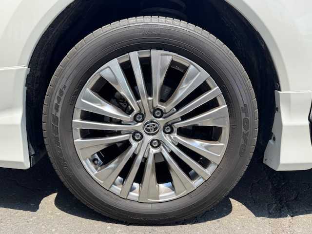 トヨタ ハリアー Z 道東・釧路十勝 2020(令2)年 4.4万km ホワイトパールクリスタルシャイン 4WD/寒冷地仕様/ワンオーナー/純正ディスプレイオーディオ/  (ナビ/フルセグTV/Bluetooth)/パノラミックビューモニター/トヨタセーフティセンス/  プリクラッシュセーフティ/  レーントレーシングアシスト/  レーダークルーズコントロール/  アダプティブハイビームシステム/  ロードサインアシスト/LEDリアフォグランプ/おくだけ充電/フロントワイパーデアイサー/パワバックドア/ハーフレザーシート/パワーシート/デジタルインナーミラー/ブラインドスポットミニター/JBLサウンドシステム/ミラーヒーター/革巻きステアリング/ステアリングリモコン/電動チルト&テレスコピックステアリング/USBソケット/横滑り防止装置/LEDヘッドライト/フォグライト/純正フロアマット/純正ドアバイザー/純正ラゲッジマット/ビルトインETC(2.0)/モデリスタフルエアロ/ヘッドアップディスプレイ/スマートキー/エンジンプッシュスタート/スペアキー/取扱説明書/保証書/純正19インチアルミホイール/冬タイヤ積み込み/  (225/65R17、6mm、2020年製、BS、社外AW)