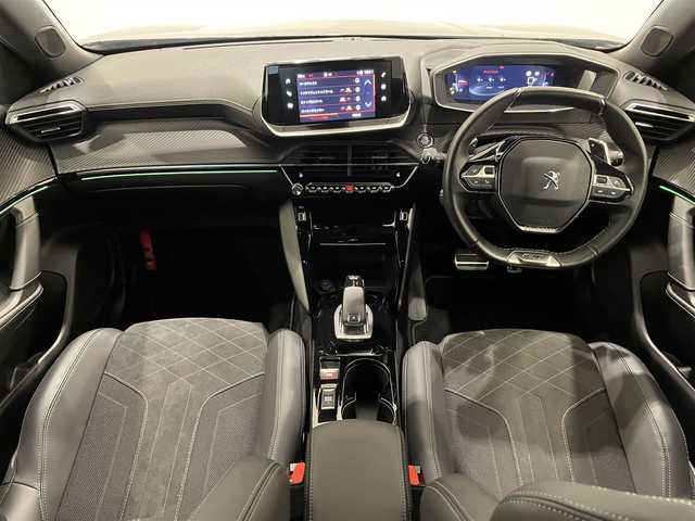 プジョー プジョー ２００８ GT ドライブエディション 熊本県 2021(令3)年 1.8万km 黒 ・ワンオーナー/・スマートキー/・プッシュスタート/・サンルーフ/・アクティブセーフティブレーキ/・トラフィックサインインフォメーション/・疲労検知/・ブラインドスポットモニター/・ディレクショナルヘッドライト/・パーキングアシスト/・パーキングセンサー/・インテリジェントハイビーム/・ハーフレザーシート/・前席シートヒーター /・純正ディスプレイオーディオ/　【Bluetooth・USB・AppleCarPlay・AndroidAuto】/・バックカメラ/・ETC/・ドライブレコーダー(前後録画)/・ワイヤレス充電/・LEDヘッドランプ/・LEDフォグランプ/・純正マット/・保証書/取説