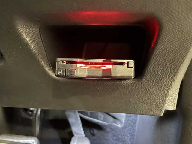 プジョー プジョー ２００８ GT ドライブエディション 熊本県 2021(令3)年 1.8万km 黒 ・ワンオーナー/・スマートキー/・プッシュスタート/・サンルーフ/・アクティブセーフティブレーキ/・トラフィックサインインフォメーション/・疲労検知/・ブラインドスポットモニター/・ディレクショナルヘッドライト/・パーキングアシスト/・パーキングセンサー/・インテリジェントハイビーム/・ハーフレザーシート/・前席シートヒーター /・純正ディスプレイオーディオ/　【Bluetooth・USB・AppleCarPlay・AndroidAuto】/・バックカメラ/・ETC/・ドライブレコーダー(前後録画)/・ワイヤレス充電/・LEDヘッドランプ/・LEDフォグランプ/・純正マット/・保証書/取説