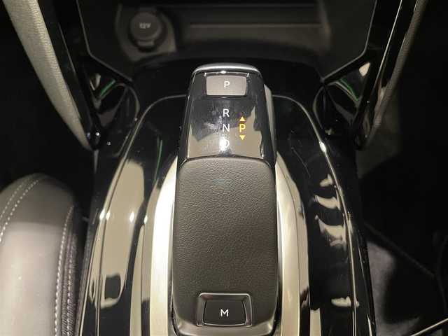 プジョー プジョー ２００８ GT ドライブエディション 熊本県 2021(令3)年 1.8万km 黒 ・ワンオーナー/・スマートキー/・プッシュスタート/・サンルーフ/・アクティブセーフティブレーキ/・トラフィックサインインフォメーション/・疲労検知/・ブラインドスポットモニター/・ディレクショナルヘッドライト/・パーキングアシスト/・パーキングセンサー/・インテリジェントハイビーム/・ハーフレザーシート/・前席シートヒーター /・純正ディスプレイオーディオ/　【Bluetooth・USB・AppleCarPlay・AndroidAuto】/・バックカメラ/・ETC/・ドライブレコーダー(前後録画)/・ワイヤレス充電/・LEDヘッドランプ/・LEDフォグランプ/・純正マット/・保証書/取説