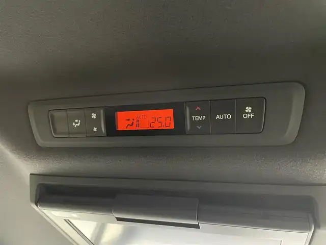 トヨタ ノア Si ダブルバイビーⅡ 大阪府 2020(令2)年 2.9万km ホワイトパールクリスタルシャイン 純正9incナビ(フルセグ/DVD再生/Bluetooth) バックカメラ 後席モニター ETC 両側パワースライドドア ハーフレザー 衝突軽減 クルコン トヨタセーフティセンス リアオートエアコン