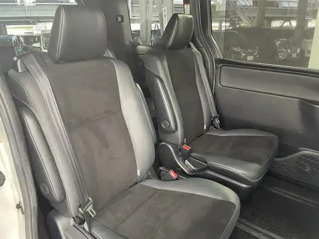 トヨタ ノア Si ダブルバイビーⅡ 大阪府 2020(令2)年 2.9万km ホワイトパールクリスタルシャイン 純正9incナビ(フルセグ/DVD再生/Bluetooth) バックカメラ 後席モニター ETC 両側パワースライドドア ハーフレザー 衝突軽減 クルコン トヨタセーフティセンス リアオートエアコン