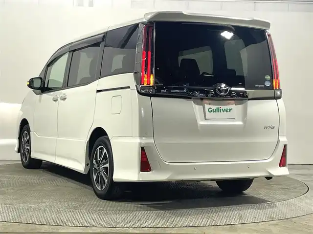 トヨタ ノア Si ダブルバイビーⅡ 大阪府 2020(令2)年 2.9万km ホワイトパールクリスタルシャイン 純正9incナビ(フルセグ/DVD再生/Bluetooth) バックカメラ 後席モニター ETC 両側パワースライドドア ハーフレザー 衝突軽減 クルコン トヨタセーフティセンス リアオートエアコン