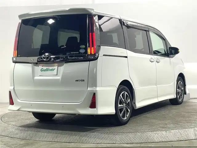 トヨタ ノア Si ダブルバイビーⅡ 大阪府 2020(令2)年 2.9万km ホワイトパールクリスタルシャイン 純正9incナビ(フルセグ/DVD再生/Bluetooth) バックカメラ 後席モニター ETC 両側パワースライドドア ハーフレザー 衝突軽減 クルコン トヨタセーフティセンス リアオートエアコン
