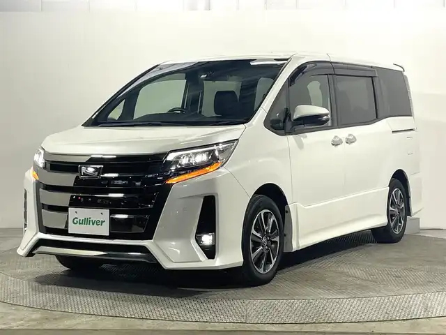 トヨタ ノア Si ダブルバイビーⅡ 大阪府 2020(令2)年 2.9万km ホワイトパールクリスタルシャイン 純正9incナビ(フルセグ/DVD再生/Bluetooth) バックカメラ 後席モニター ETC 両側パワースライドドア ハーフレザー 衝突軽減 クルコン トヨタセーフティセンス リアオートエアコン