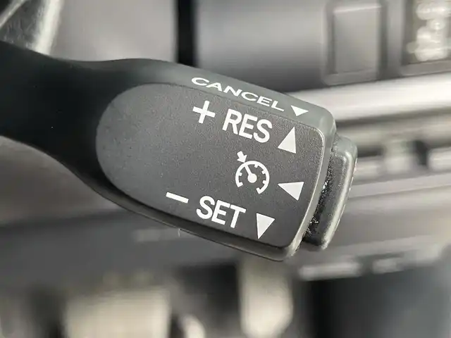 トヨタ ノア Si ダブルバイビーⅡ 大阪府 2020(令2)年 2.9万km ホワイトパールクリスタルシャイン 純正9incナビ(フルセグ/DVD再生/Bluetooth) バックカメラ 後席モニター ETC 両側パワースライドドア ハーフレザー 衝突軽減 クルコン トヨタセーフティセンス リアオートエアコン