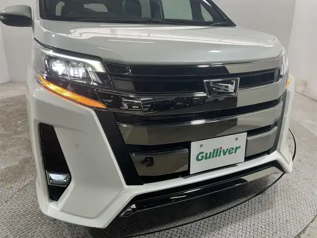 トヨタ ノア Si ダブルバイビーⅡ 大阪府 2020(令2)年 2.9万km ホワイトパールクリスタルシャイン 純正9incナビ(フルセグ/DVD再生/Bluetooth) バックカメラ 後席モニター ETC 両側パワースライドドア ハーフレザー 衝突軽減 クルコン トヨタセーフティセンス リアオートエアコン