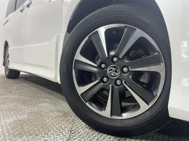 トヨタ ノア Si ダブルバイビーⅡ 大阪府 2020(令2)年 2.9万km ホワイトパールクリスタルシャイン 純正9incナビ(フルセグ/DVD再生/Bluetooth) バックカメラ 後席モニター ETC 両側パワースライドドア ハーフレザー 衝突軽減 クルコン トヨタセーフティセンス リアオートエアコン