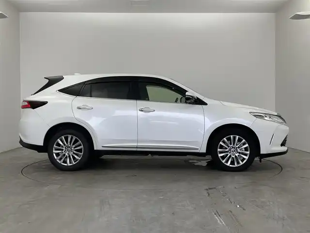 トヨタ ハリアー プログレス 埼玉県 2019(平31)年 5.3万km ホワイトパールクリスタルシャイン メーカーナビ　/パノラミックビューモニター　/地デジＴＶ　/JBLサウンド　/トヨタセーフティセンス　/レーダークルーズコントロール　/ハーフレザー　/ビルトインETC2.0/ドライブレコーダー/純正アルミホイール　/LEDオートライト