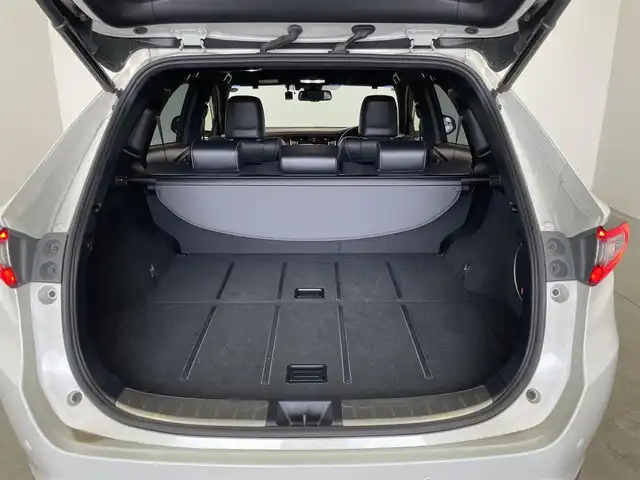 トヨタ ハリアー プログレス 埼玉県 2019(平31)年 5.3万km ホワイトパールクリスタルシャイン メーカーナビ　/パノラミックビューモニター　/地デジＴＶ　/JBLサウンド　/トヨタセーフティセンス　/レーダークルーズコントロール　/ハーフレザー　/ビルトインETC2.0/ドライブレコーダー/純正アルミホイール　/LEDオートライト