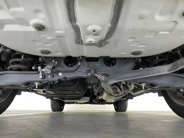 トヨタ ハリアー プログレス 埼玉県 2019(平31)年 5.3万km ホワイトパールクリスタルシャイン メーカーナビ　/パノラミックビューモニター　/地デジＴＶ　/JBLサウンド　/トヨタセーフティセンス　/レーダークルーズコントロール　/ハーフレザー　/ビルトインETC2.0/ドライブレコーダー/純正アルミホイール　/LEDオートライト