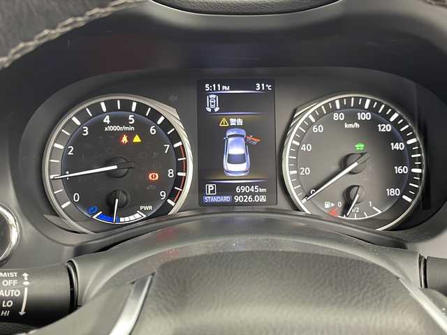 日産 スカイライン ハイブリッド 埼玉県 2018(平30)年 6.9万km シルバー ・純正ナビ（AM/FM/CD/DVD/PC/USB/ワンセグ/ACX）/・全方位カメラ/・ドライブレコーダー/・プロパイロット/・ステアリングリモコン/・Pスタート/・ドライブモードセレクト/・純正フロアマット/・社外ドアバイザー/・ウィンカーミラー/・フォグランプ