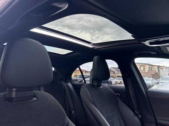 メルセデス・ベンツ Ｍ・ベンツ Ｃ２２０ｄ アバンギャルド　AMGライン 埼玉県 2023(令5)年 1.1万km オブシディアンブラック ワンオーナー　/サンルーフ　/黒半革シート　/ベーシックＰＫＧ　/ヘッドアップディスプレイ　/全周囲カメラ　/前席シートヒータ　/パワートランク　/ＥＴＣ
