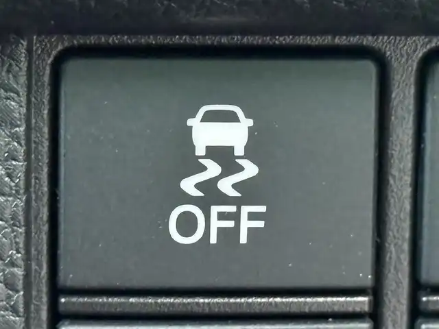 ホンダ Ｎ ＯＮＥ RS 千葉県 2022(令4)年 2.7万km クリスタルブラックパール 純正ディスプレイオーディオ/(FM/AM/CD/ワンセグ/Bluetooth)/衝突被害軽減システム/車線逸脱警報/バックカメラ/アダプティブクルーズコントロール/横滑り防止装置/ETC/LEDヘッドライト/フォグランプ/オートライト/ウィンカーミラー/電動格納ミラー/純正15インチAW/シートリフター/禁煙車/プッシュスタート/スマートキー/フロアマット/スペアキー/取扱説明書/保証書/記録簿