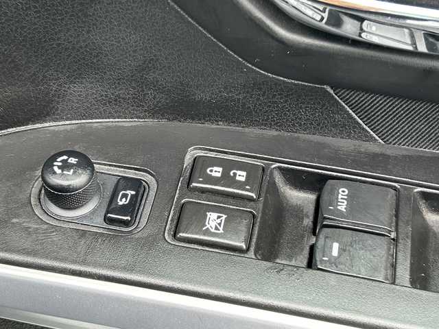 スズキ ＳＸ４ Ｓクロス 千葉県 2017(平29)年 9.2万km クールホワイトパール ４WD　ナビ　バックカメラ　CD DVD Bｔ　ETC　前後ドラレコ　パドルシフト　クルーズコントロール　シートヒーター　純正フロアマット　ルーフレール　純正17インチAW　フォグランプ　ドアバイザー