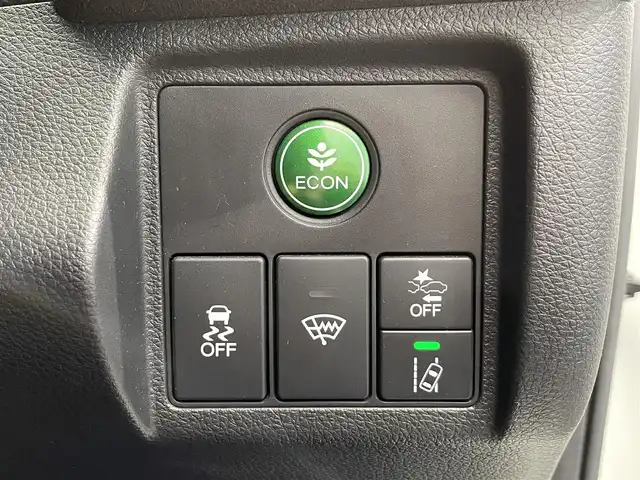 ホンダ ヴェゼル RS ホンダセンシング 鹿児島県 2019(令1)年 8.7万km プラチナホワイトパール 禁煙車/ホンダセンシング/・衝突軽減ブレーキ/・御発進抑制機能/・歩行者事故低減ステアリング/・路外逸脱機能/・ACC/・車線維持支援システム/・先行車発進お知らせ/8インチ純正ナビ/フルセグTV/ブレーキホールド/電動パーキング/パドルシフト/電格ミラー/ビルトインETC/D席シートヒーター/ハーフレザー/LEDヘッドライト