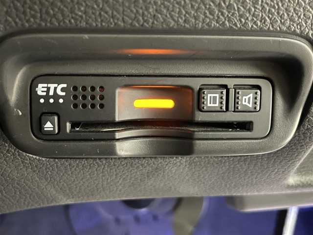 ホンダ ヴェゼル RS ホンダセンシング 鹿児島県 2019(令1)年 8.7万km プラチナホワイトパール 禁煙車/ホンダセンシング/・衝突軽減ブレーキ/・御発進抑制機能/・歩行者事故低減ステアリング/・路外逸脱機能/・ACC/・車線維持支援システム/・先行車発進お知らせ/8インチ純正ナビ/フルセグTV/ブレーキホールド/電動パーキング/パドルシフト/電格ミラー/ビルトインETC/D席シートヒーター/ハーフレザー/LEDヘッドライト