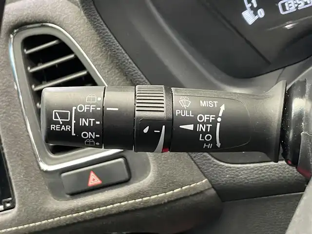 ホンダ ヴェゼル RS ホンダセンシング 鹿児島県 2019(令1)年 8.7万km プラチナホワイトパール 禁煙車/ホンダセンシング/・衝突軽減ブレーキ/・御発進抑制機能/・歩行者事故低減ステアリング/・路外逸脱機能/・ACC/・車線維持支援システム/・先行車発進お知らせ/8インチ純正ナビ/フルセグTV/ブレーキホールド/電動パーキング/パドルシフト/電格ミラー/ビルトインETC/D席シートヒーター/ハーフレザー/LEDヘッドライト