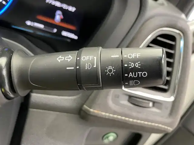 ホンダ ヴェゼル RS ホンダセンシング 鹿児島県 2019(令1)年 8.7万km プラチナホワイトパール 禁煙車/ホンダセンシング/・衝突軽減ブレーキ/・御発進抑制機能/・歩行者事故低減ステアリング/・路外逸脱機能/・ACC/・車線維持支援システム/・先行車発進お知らせ/8インチ純正ナビ/フルセグTV/ブレーキホールド/電動パーキング/パドルシフト/電格ミラー/ビルトインETC/D席シートヒーター/ハーフレザー/LEDヘッドライト