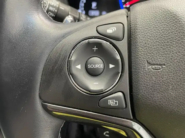 ホンダ ヴェゼル RS ホンダセンシング 鹿児島県 2019(令1)年 8.7万km プラチナホワイトパール 禁煙車/ホンダセンシング/・衝突軽減ブレーキ/・御発進抑制機能/・歩行者事故低減ステアリング/・路外逸脱機能/・ACC/・車線維持支援システム/・先行車発進お知らせ/8インチ純正ナビ/フルセグTV/ブレーキホールド/電動パーキング/パドルシフト/電格ミラー/ビルトインETC/D席シートヒーター/ハーフレザー/LEDヘッドライト