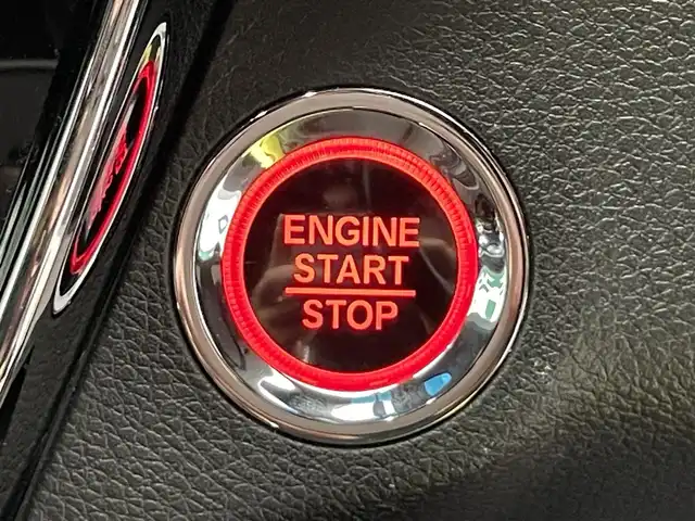 ホンダ ヴェゼル RS ホンダセンシング 鹿児島県 2019(令1)年 8.7万km プラチナホワイトパール 禁煙車/ホンダセンシング/・衝突軽減ブレーキ/・御発進抑制機能/・歩行者事故低減ステアリング/・路外逸脱機能/・ACC/・車線維持支援システム/・先行車発進お知らせ/8インチ純正ナビ/フルセグTV/ブレーキホールド/電動パーキング/パドルシフト/電格ミラー/ビルトインETC/D席シートヒーター/ハーフレザー/LEDヘッドライト