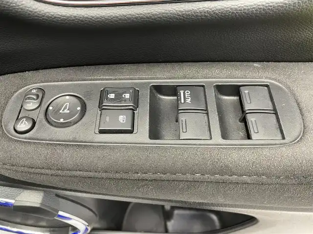 ホンダ ヴェゼル RS ホンダセンシング 鹿児島県 2019(令1)年 8.7万km プラチナホワイトパール 禁煙車/ホンダセンシング/・衝突軽減ブレーキ/・御発進抑制機能/・歩行者事故低減ステアリング/・路外逸脱機能/・ACC/・車線維持支援システム/・先行車発進お知らせ/8インチ純正ナビ/フルセグTV/ブレーキホールド/電動パーキング/パドルシフト/電格ミラー/ビルトインETC/D席シートヒーター/ハーフレザー/LEDヘッドライト