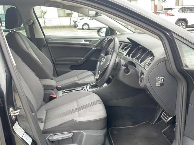 フォルクスワーゲン ゴルフ オールスター 神奈川県 2016(平28)年 5.1万km カーボンスティールグレーM 純正ナビ/【CD/DVD/SD/BT/USB/MirrorLink/フルセグTV】/バックカメラ/レーダークルーズコントロール/パドルシフト/ダウンヒルアシストコントロール/レーンキープアシスト/疲労検知システム/電動パーキングブレーキ/オートブレーキホールド/オートライト/オートワイパー/衝突被害軽減システム/横滑り防止装置/盗難防止装置/アイドリングストップ/ステアリングスイッチ/ISOFIX/新車時保証書/取扱説明書/スペアキー×１