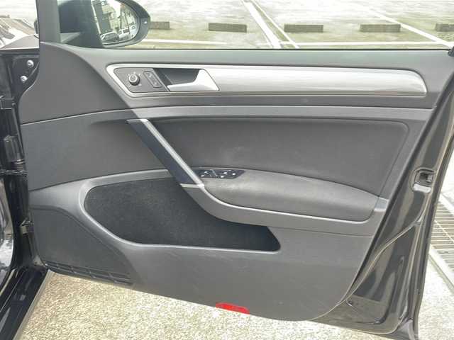 フォルクスワーゲン ゴルフ オールスター 神奈川県 2016(平28)年 5.1万km カーボンスティールグレーM 純正ナビ/【CD/DVD/SD/BT/USB/MirrorLink/フルセグTV】/バックカメラ/レーダークルーズコントロール/パドルシフト/ダウンヒルアシストコントロール/レーンキープアシスト/疲労検知システム/電動パーキングブレーキ/オートブレーキホールド/オートライト/オートワイパー/衝突被害軽減システム/横滑り防止装置/盗難防止装置/アイドリングストップ/ステアリングスイッチ/ISOFIX/新車時保証書/取扱説明書/スペアキー×１