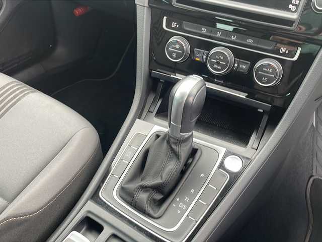 フォルクスワーゲン ゴルフ オールスター 神奈川県 2016(平28)年 5.1万km カーボンスティールグレーM 純正ナビ/【CD/DVD/SD/BT/USB/MirrorLink/フルセグTV】/バックカメラ/レーダークルーズコントロール/パドルシフト/ダウンヒルアシストコントロール/レーンキープアシスト/疲労検知システム/電動パーキングブレーキ/オートブレーキホールド/オートライト/オートワイパー/衝突被害軽減システム/横滑り防止装置/盗難防止装置/アイドリングストップ/ステアリングスイッチ/ISOFIX/新車時保証書/取扱説明書/スペアキー×１