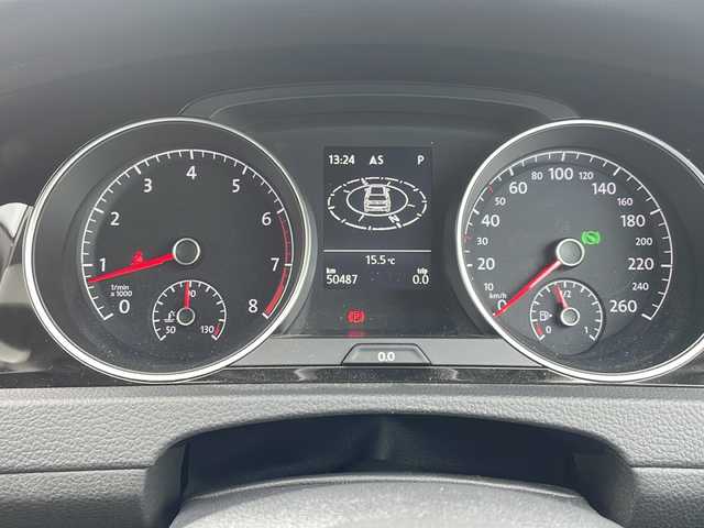 フォルクスワーゲン ゴルフ オールスター 神奈川県 2016(平28)年 5.1万km カーボンスティールグレーM 純正ナビ/【CD/DVD/SD/BT/USB/MirrorLink/フルセグTV】/バックカメラ/レーダークルーズコントロール/パドルシフト/ダウンヒルアシストコントロール/レーンキープアシスト/疲労検知システム/電動パーキングブレーキ/オートブレーキホールド/オートライト/オートワイパー/衝突被害軽減システム/横滑り防止装置/盗難防止装置/アイドリングストップ/ステアリングスイッチ/ISOFIX/新車時保証書/取扱説明書/スペアキー×１